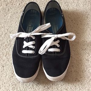 Women’s Black Keds